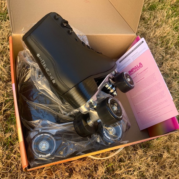 Women’s Roller Skates - Impala - Picture 4 of 5